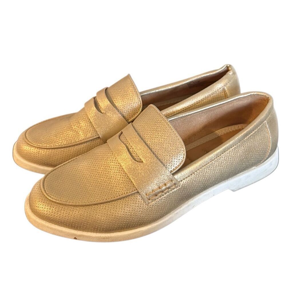 Tommy Bahama gold bay perforated slip on loafers 7.5